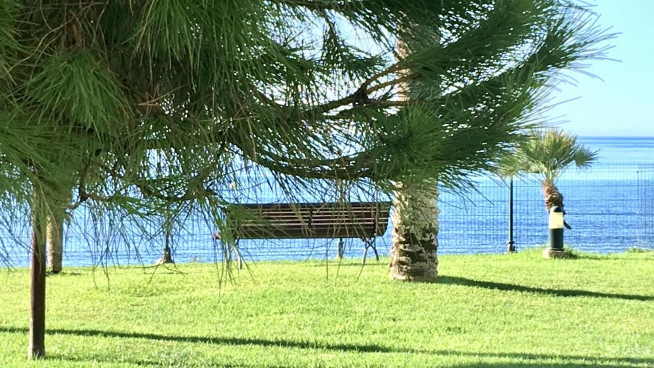 Mi Capricho Beachfront- P301 Apartment With Sea View Sitio de Calahonda Exteriör bild